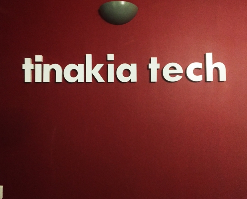 ترفندهایی ساده برای انتخاب تابلو مغازه